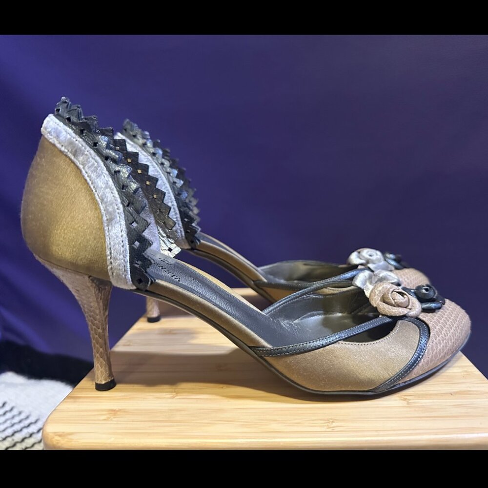 Bottega Veneta Snake Skin Embossed Pumps in Multicolor Leather 38